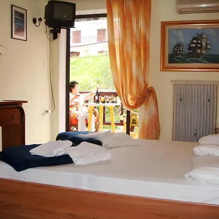 Gæstehus In Bb - Welcome To Petunia, In Neos-marmaras,xalkidiki ,greece, Double 5 *
